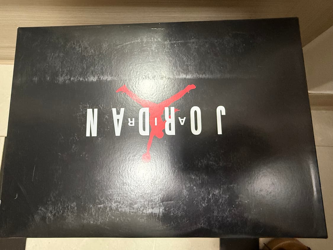 275 새제품 조던 8 레트로 벅스버니 2025 305381-100 상품이미지4