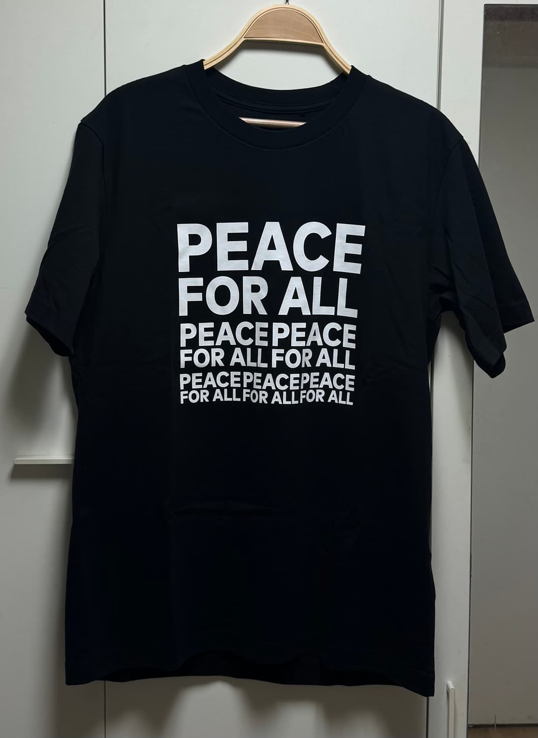 유니클로 PEACE FOR ALL 티셔츠 레귤러핏 M사이즈 상품이미지3