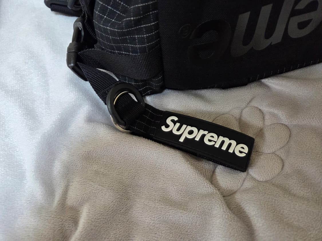 슈프림 미니 더플백 24SS, 립스탑 키체인 상품이미지4