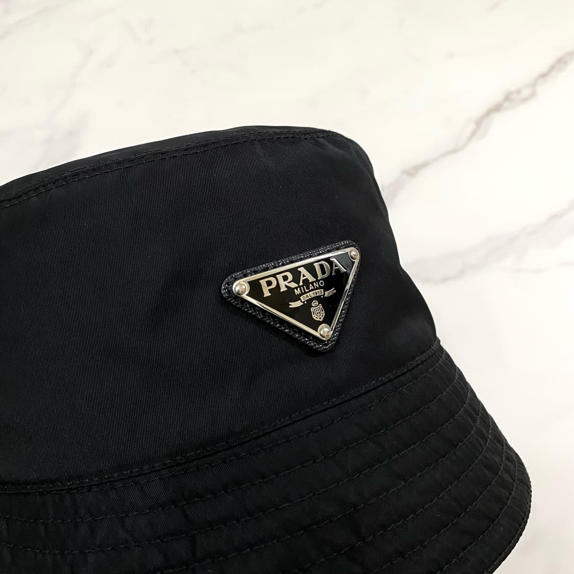 프라다 리나일론 버킷햇 모자 벙거지 2HC137 블랙 M사이즈 상품이미지3