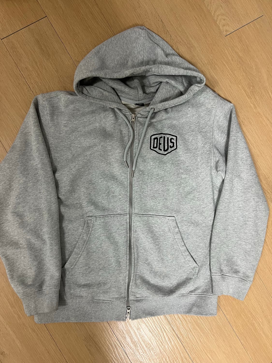 데우스 엑스 마키나 서울 후드집업 상품이미지2