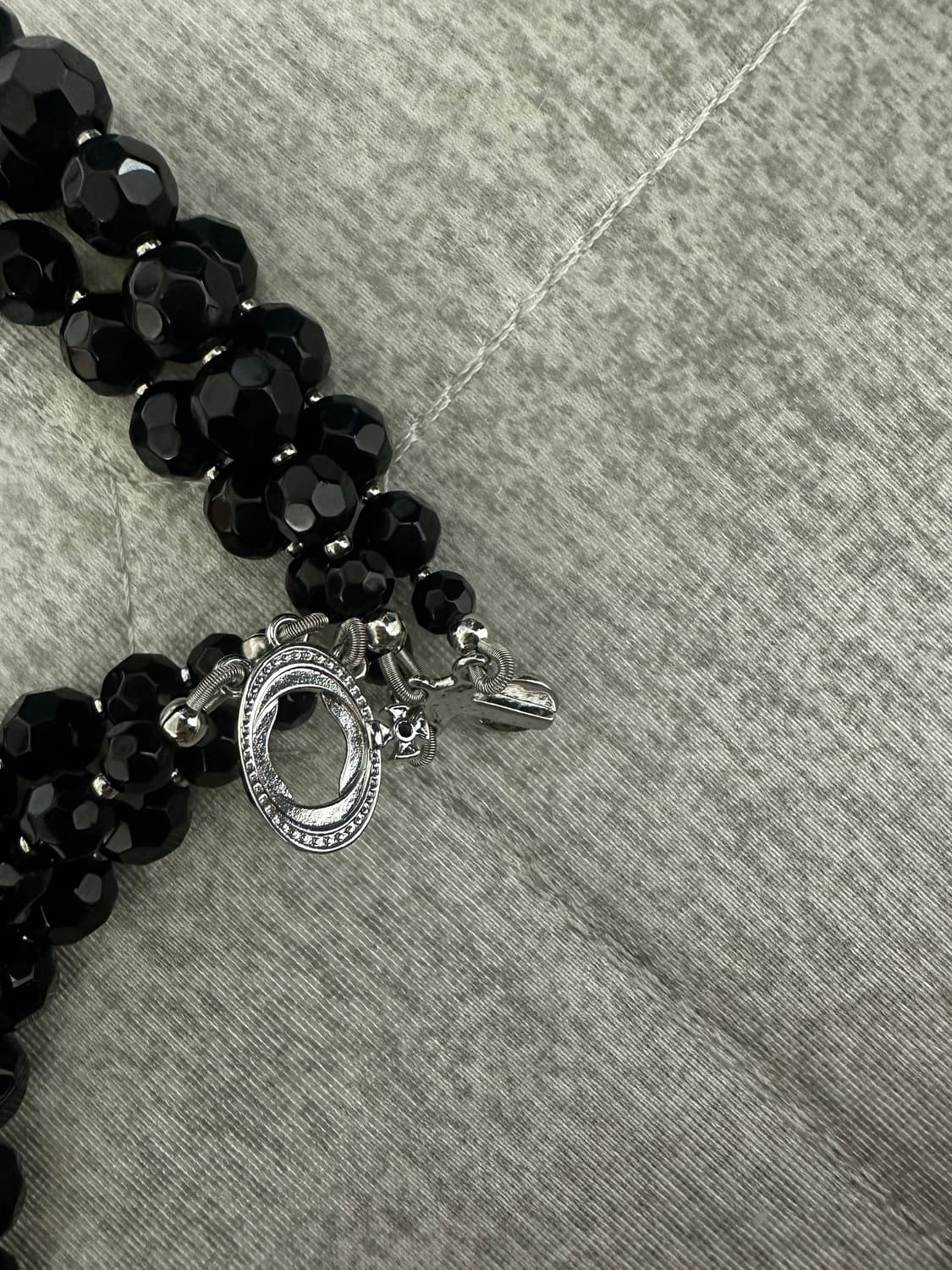 비비안웨스트우드 쓰리로우 펄 바스릴리프 초커 블랙 목걸이 orb 메살린 상품이미지4