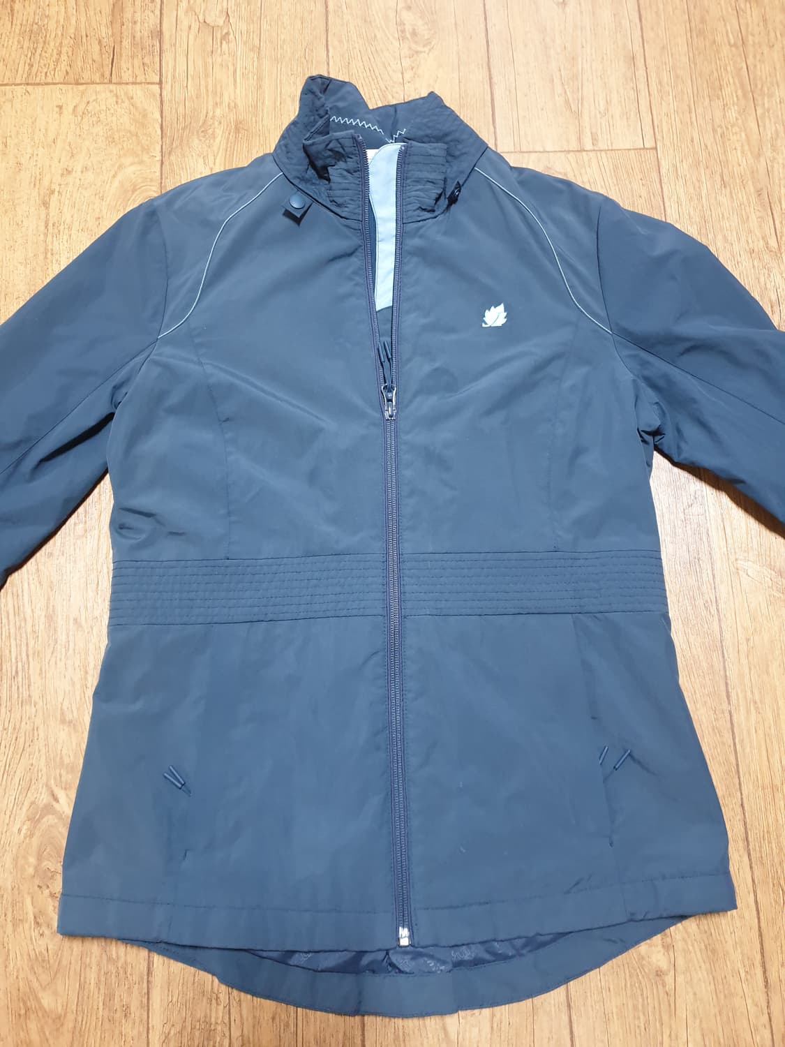 1197 라푸마 아웃도어 바람막이 90 사이즈입니다 상품이미지1