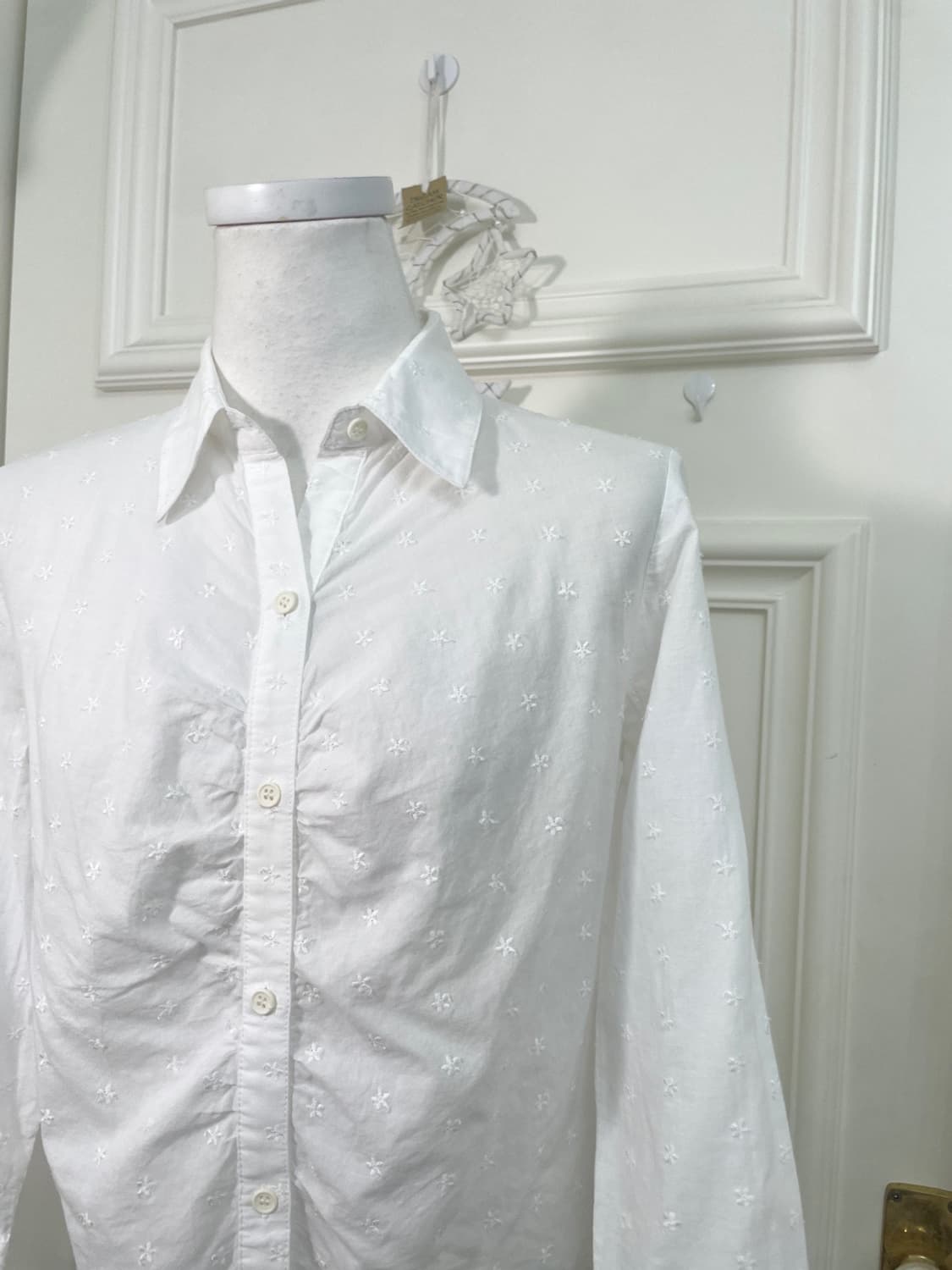 white flower embroidery cotton shirt 상품이미지7