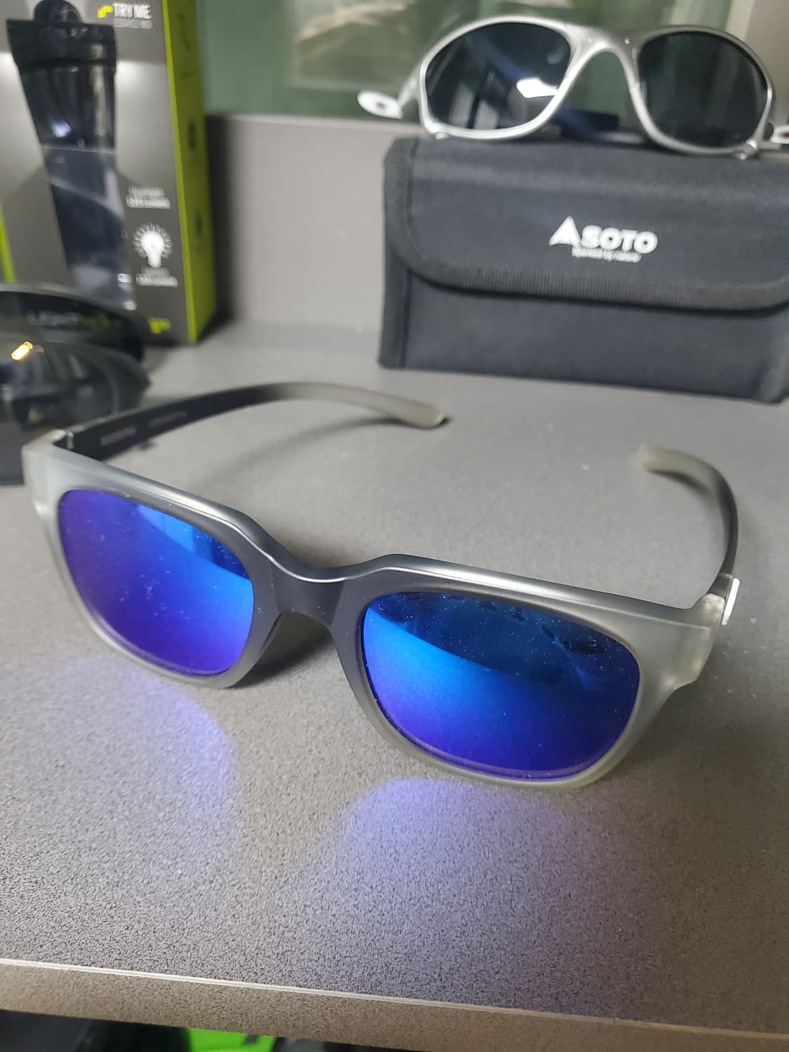 Volcom 편광 선글라스 상품이미지1