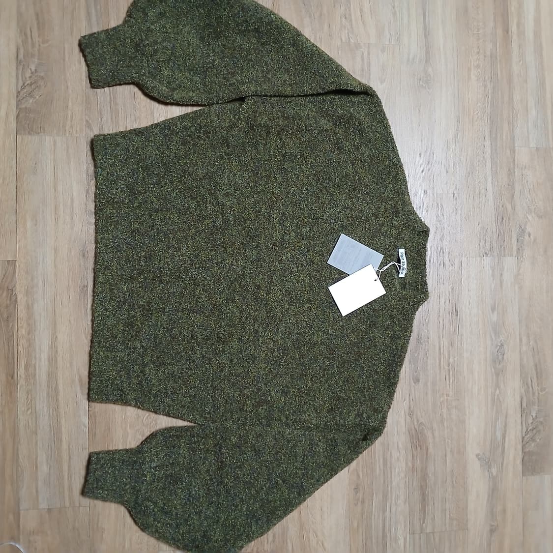 택붙은 미사용 플레이스스튜디오 아크릴 니트 오버핏 상품이미지5