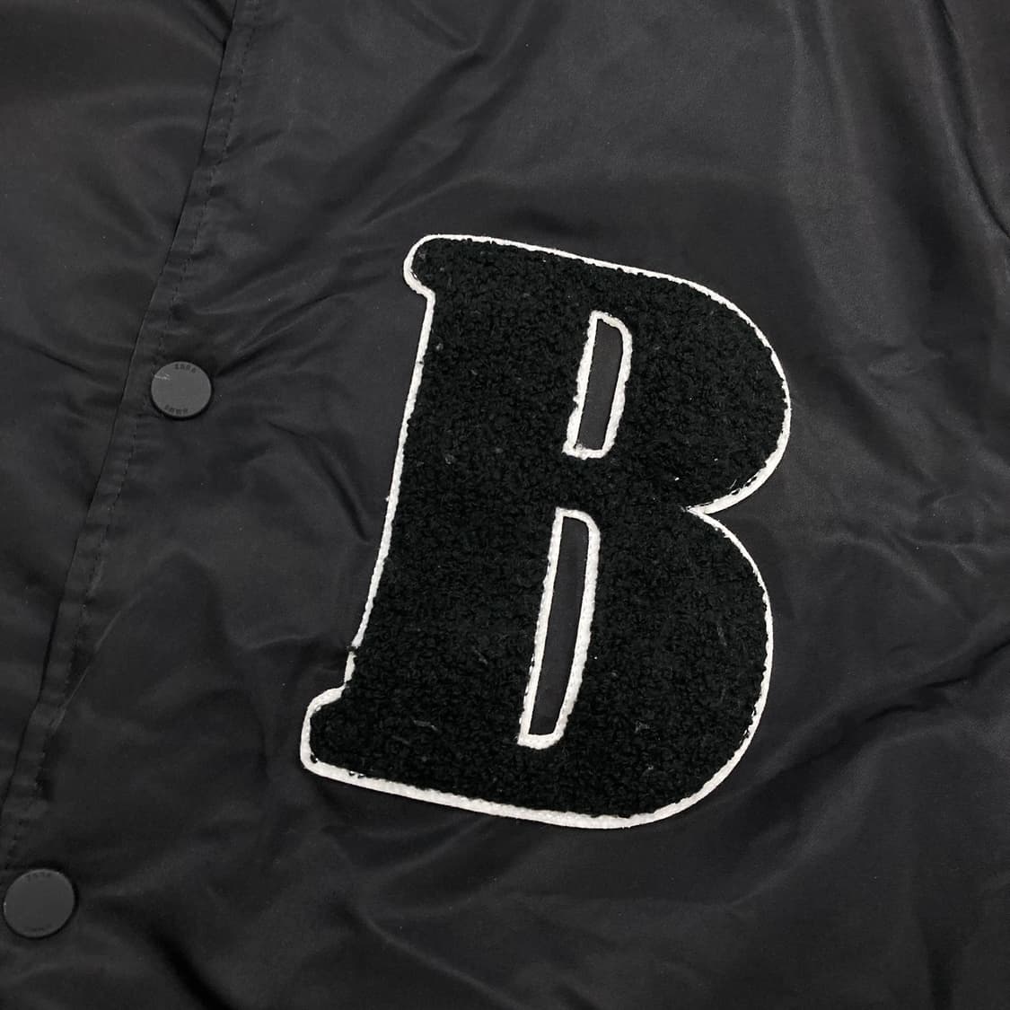 자라 믹스 컬러 빅로고 바시티 자켓 상품이미지3