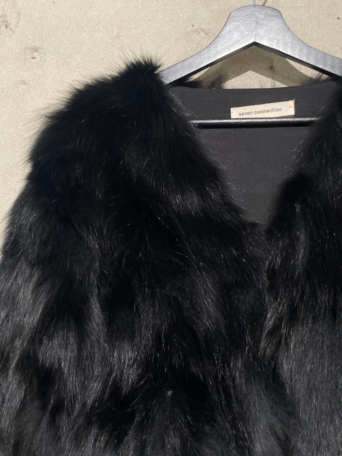 세븐 커넥션 블랙 폭스 퍼 크롭 자켓 상품이미지2