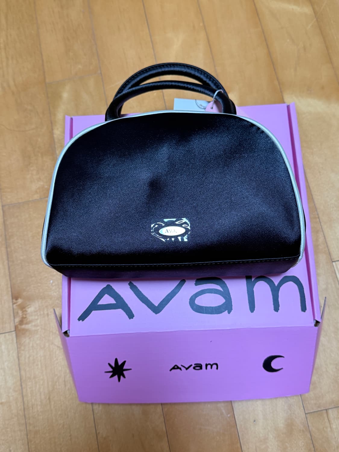 아밤 새틴 미니 토트백 블랙 새상품 상품이미지3