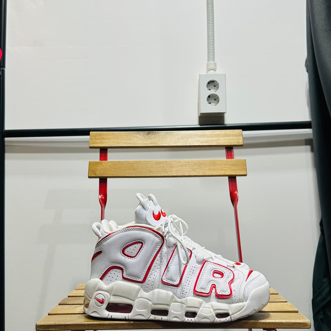 250) 나이키 운동화 남여공용 신발 에어 모어 업템포 흰빨 상품이미지1