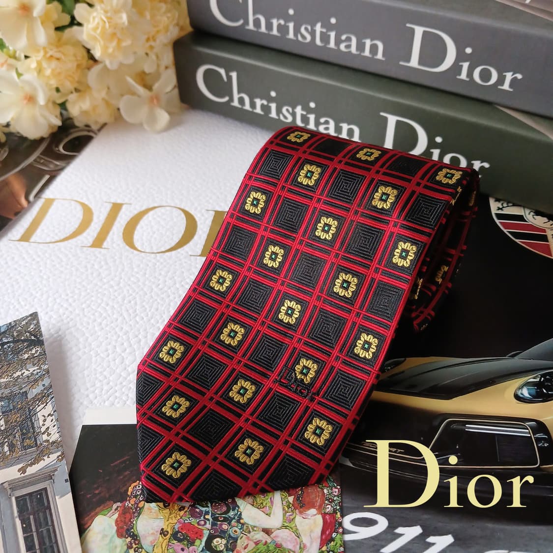 디올 실크 블랙&레드 체크 플라워 넥타이 9.4cm A등급 A19207
 상품이미지1