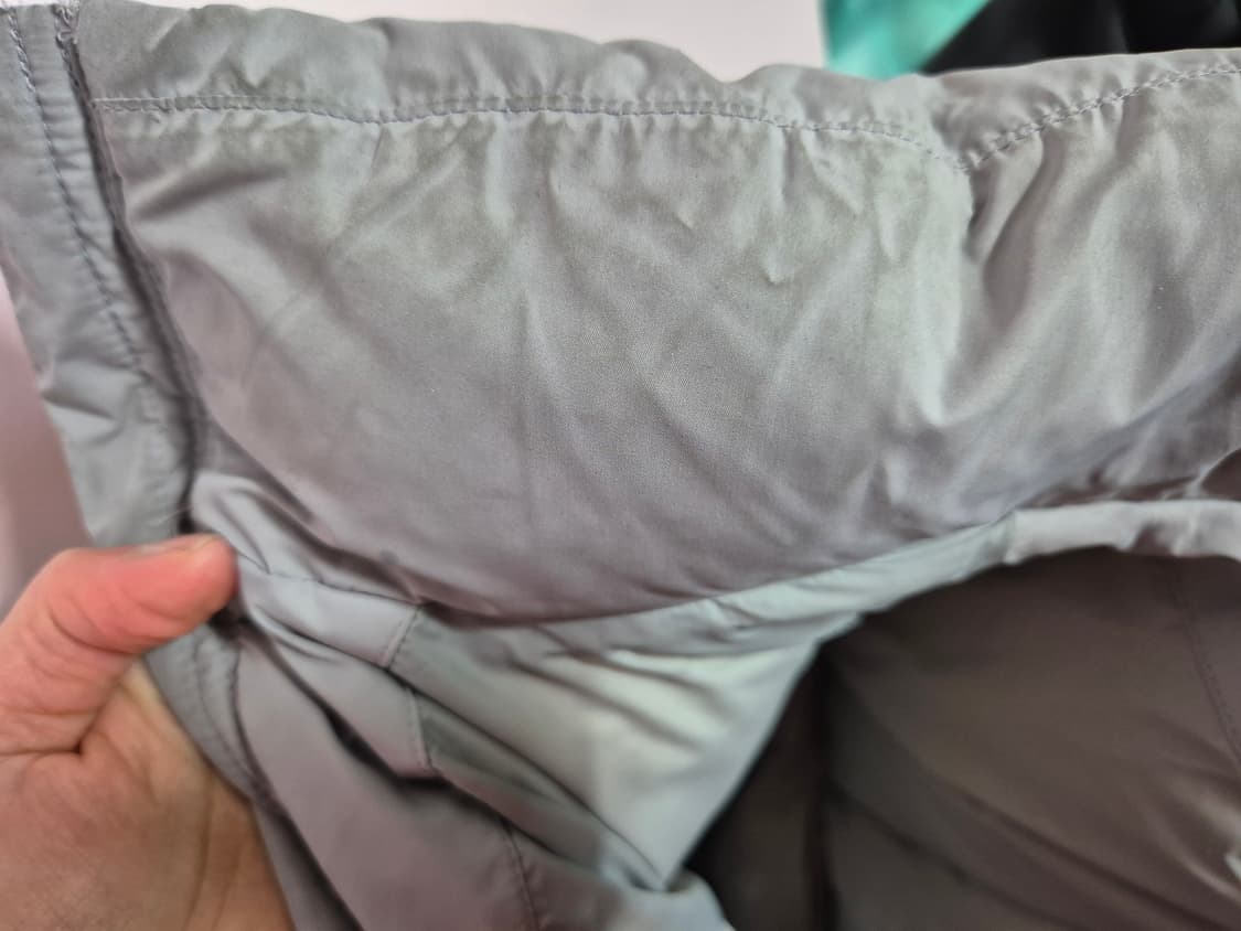 무신사스탠다드구스 다운 푸퍼 숏 패딩 재킷 [라이트 그레이] 상품이미지8