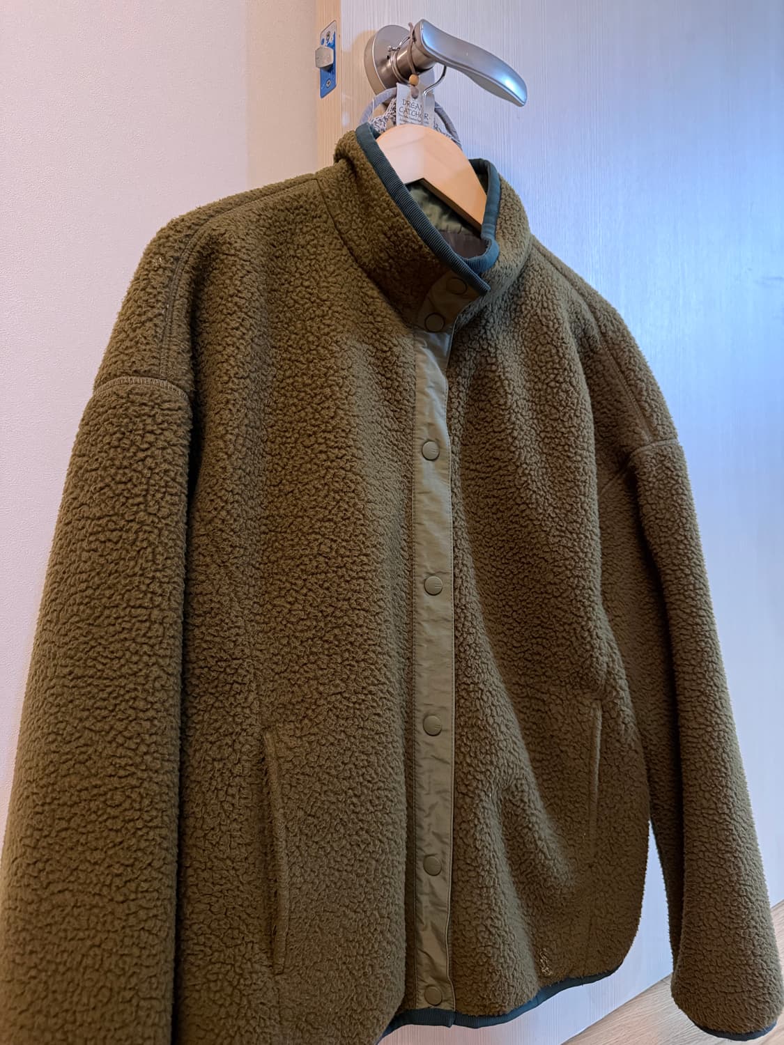 스튜디오톰보이 카키 뽀글이 버튼 후리스 STUDIO TOMBOY 상품이미지1