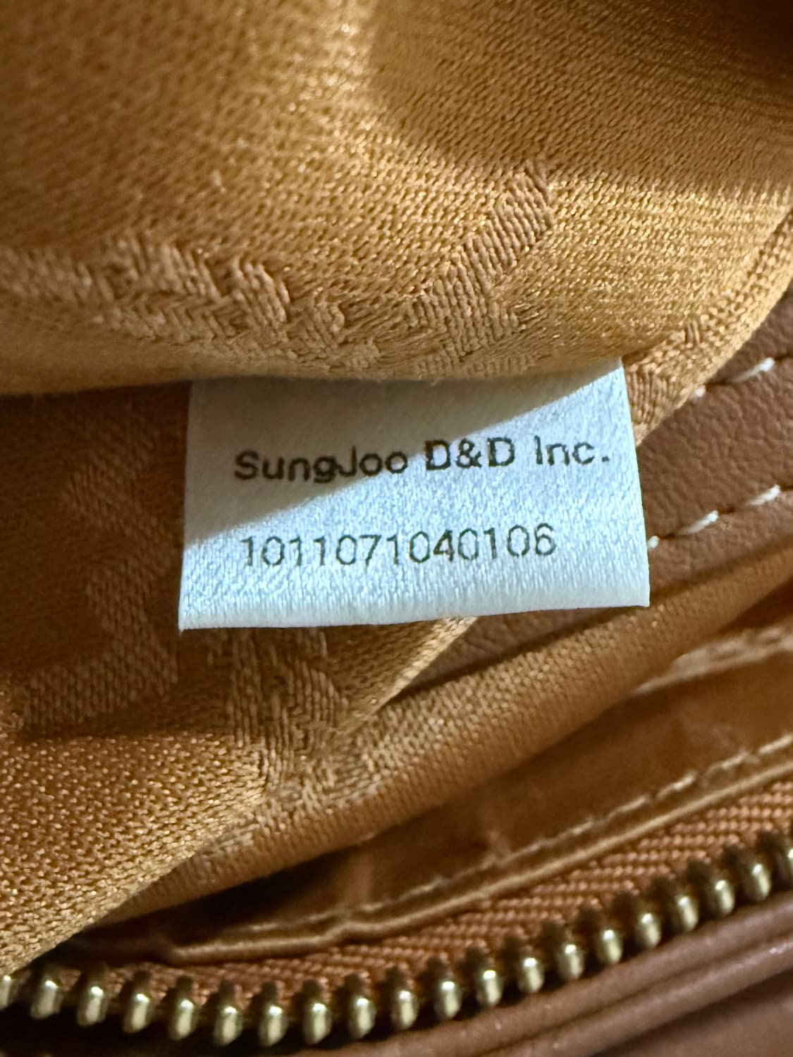 MCM 라이언 레더 토트백 상품이미지3