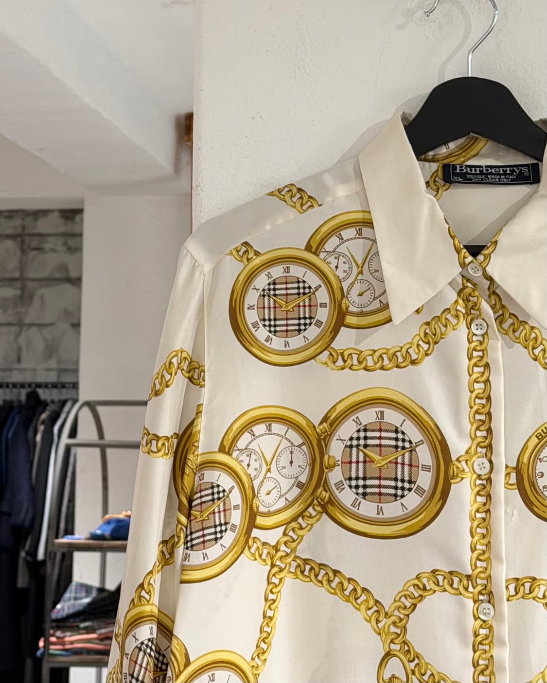버버리 아이보리 시계 패턴 실크 셔츠 상품이미지2