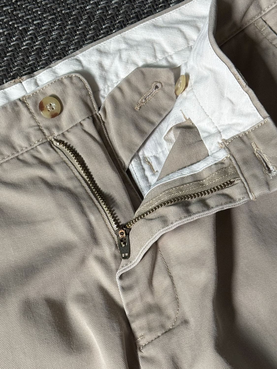 (32) 폴로 랄프로렌 PRESTON 플랫 플리츠 치노 팬츠 상품이미지3