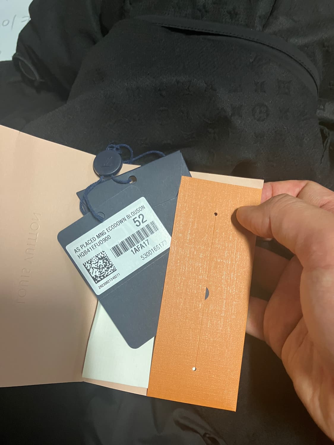 루이비통 25FW 다운 패딩 블랙 52 상품이미지6