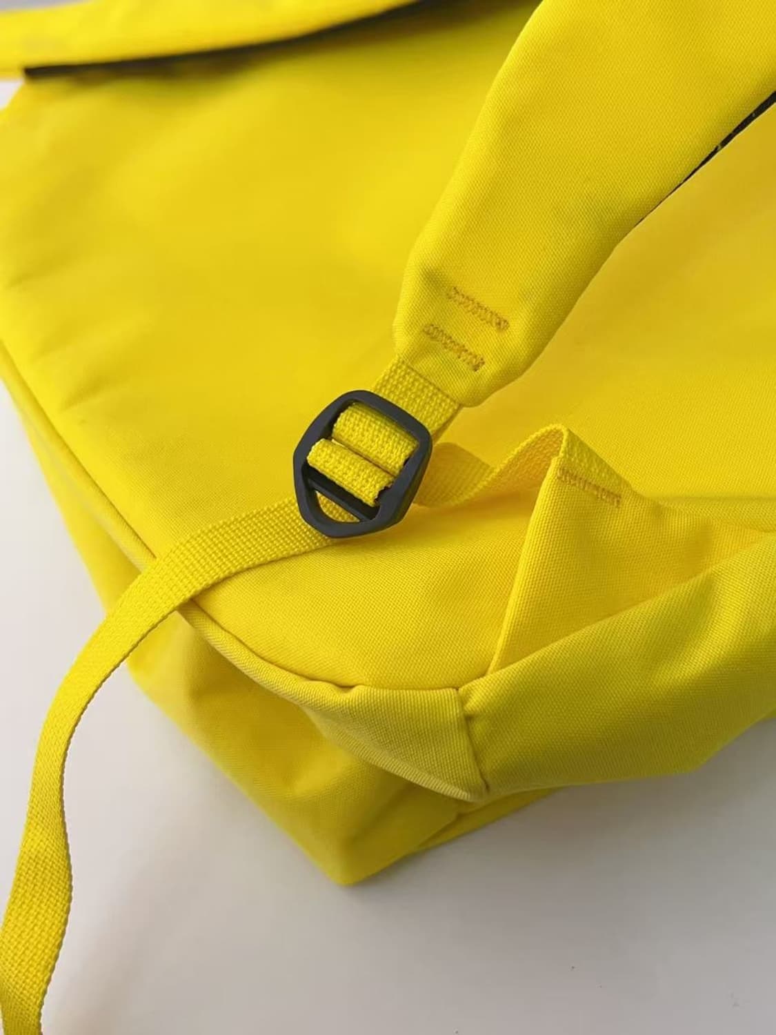 (새상품)몽벨 롤 탑 플랩팩 15 백팩 옐로우 상품이미지6