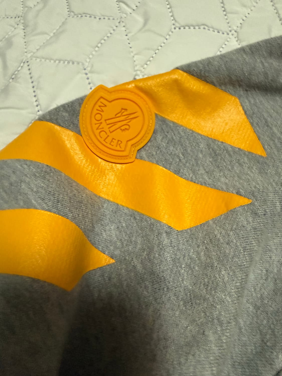 몽클레어 오프화이트 후드티 상품이미지2