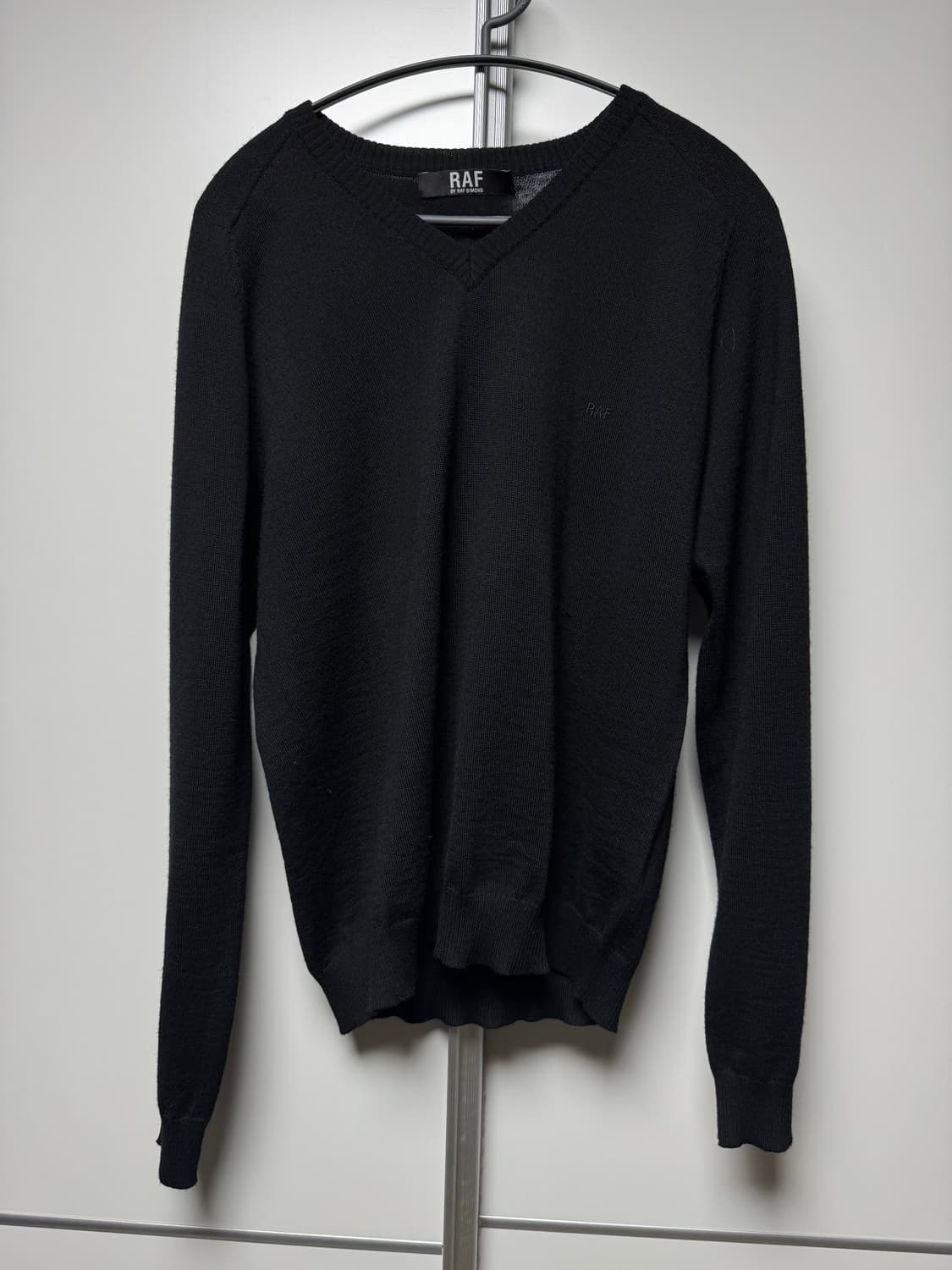 Raf 브이넥 니트 상품이미지1