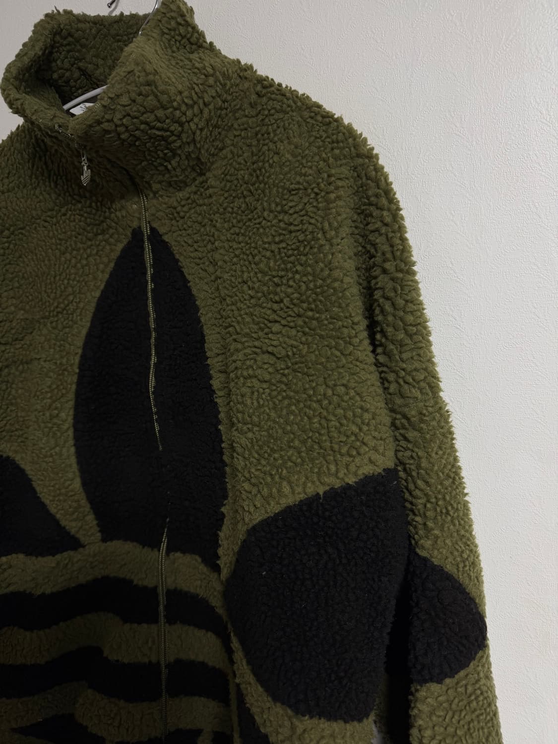 아디다스 오리지널스 빅 트레포일 셰르파 재킷 상품이미지3