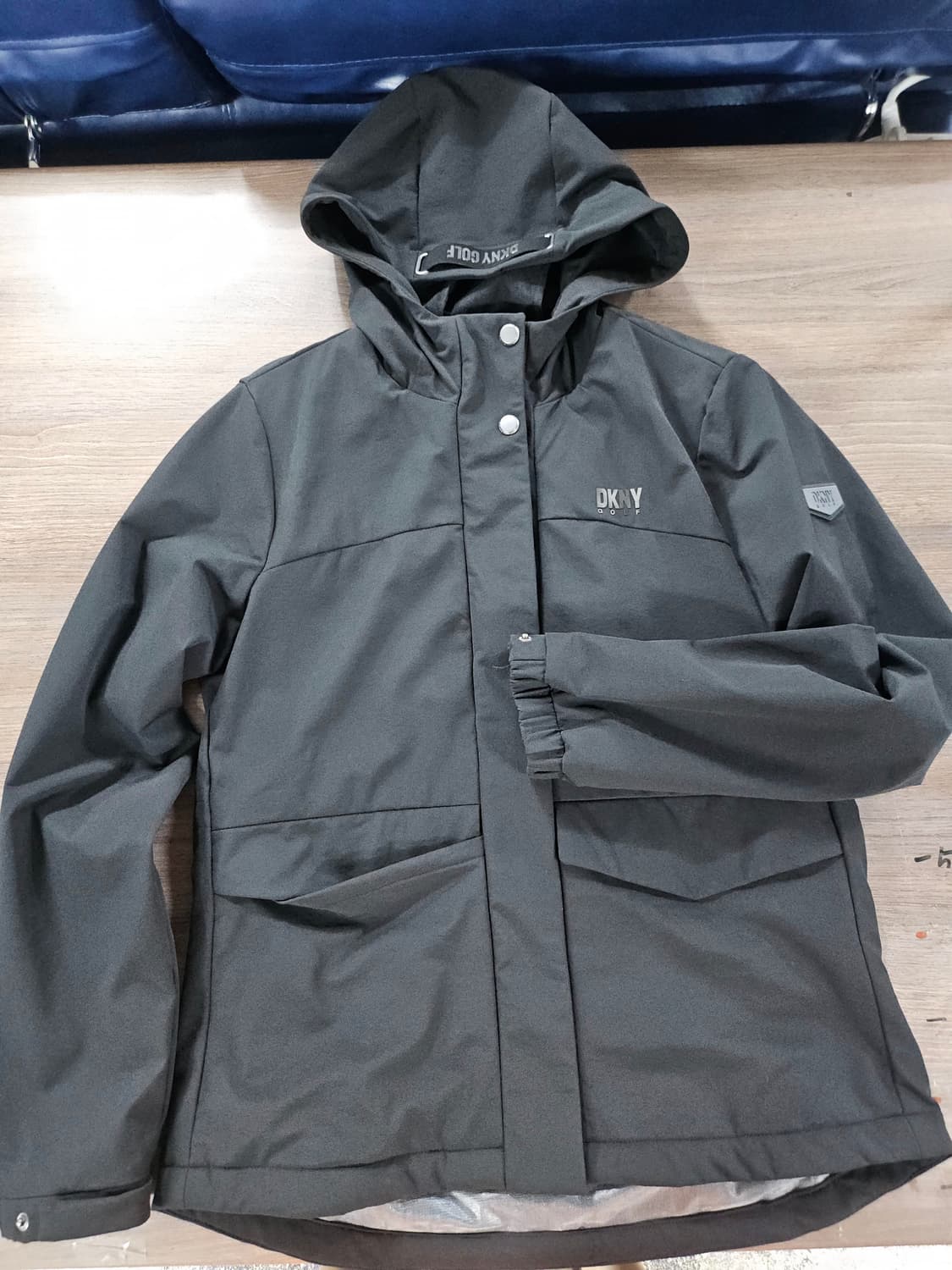 DKNY 골프 여성 블랙 후드 바람막이 점퍼  S 상품이미지2