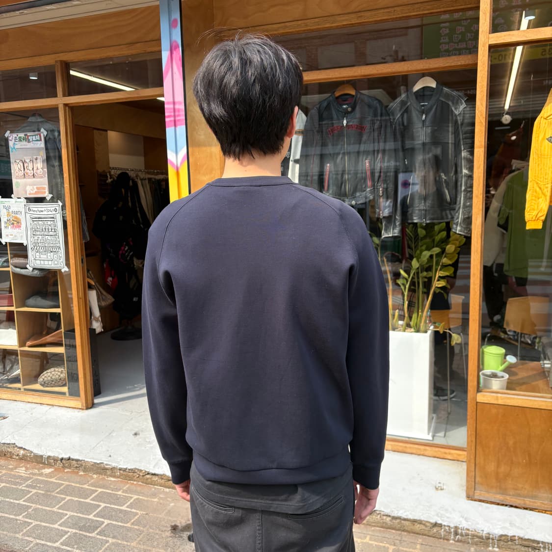 엠포리오 알마니 다크 네이비 스웻셔츠 상품이미지2