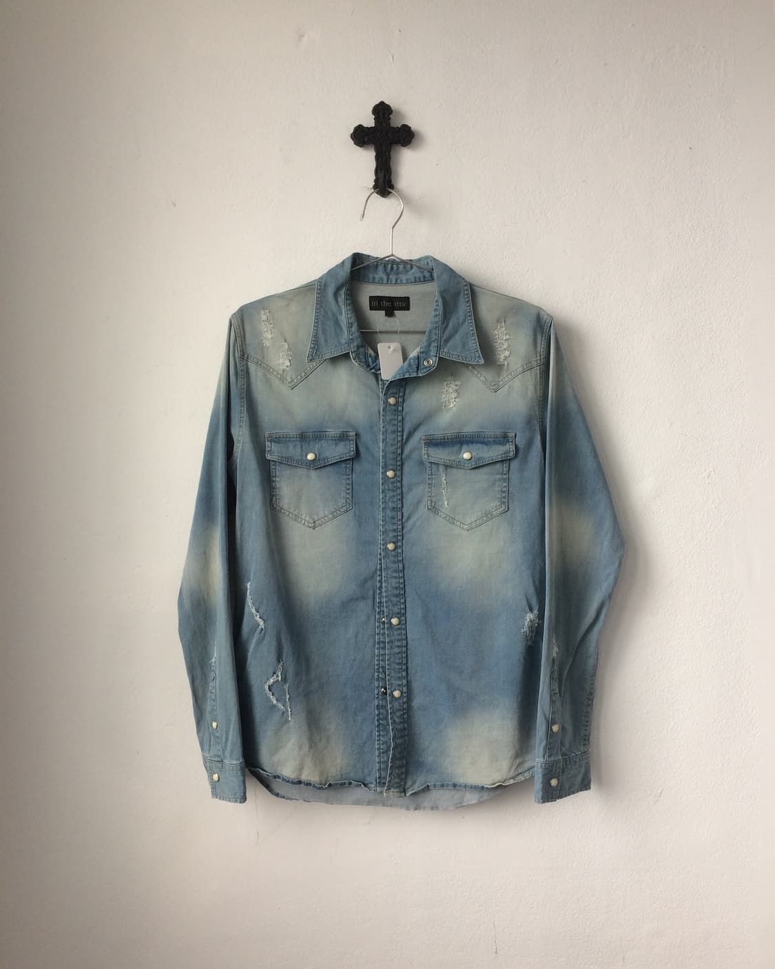 In the attic damage denim shirt 상품이미지2
