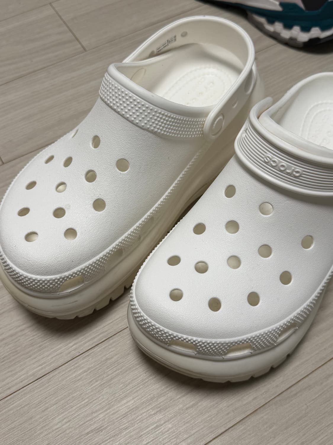 통굽 크록스 화이트 상품이미지1