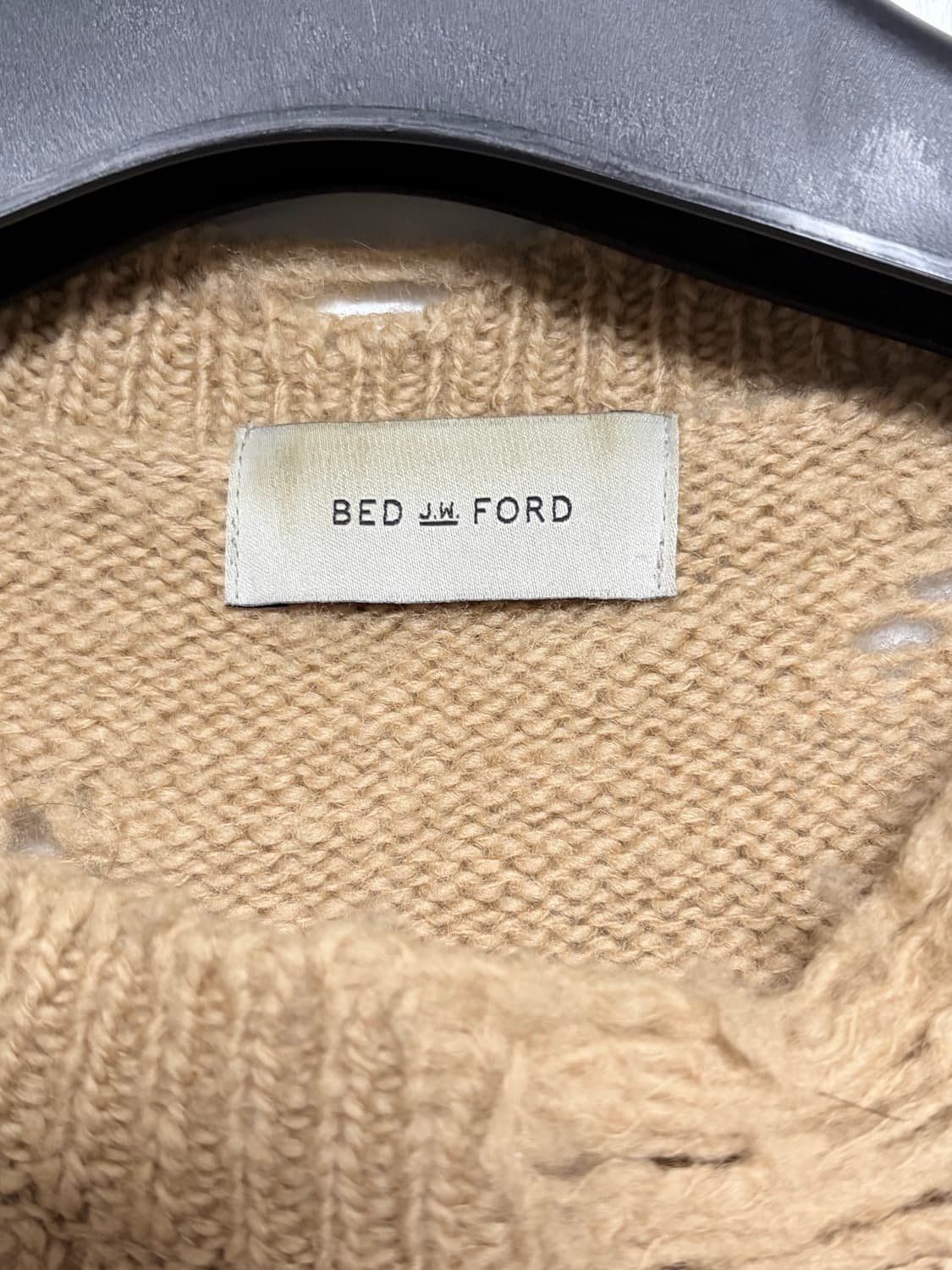 bed j.w ford 베드포드 데미지니트 베이지 상품이미지3