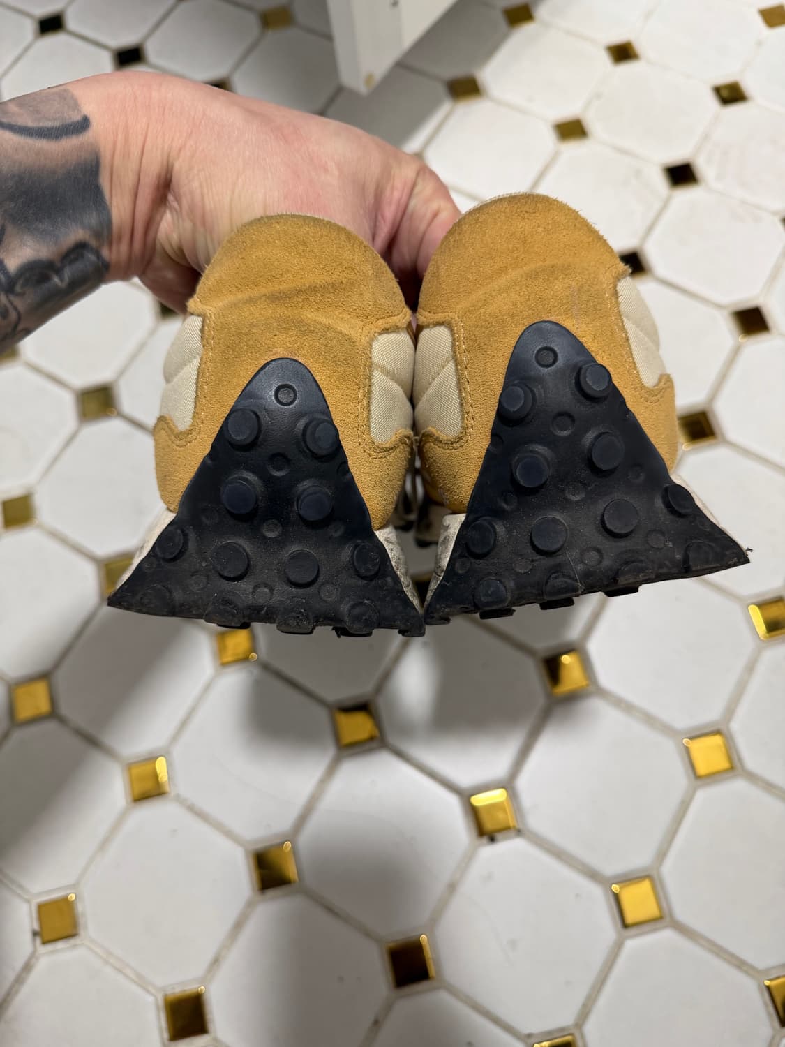 뉴발란스 327 상품이미지4