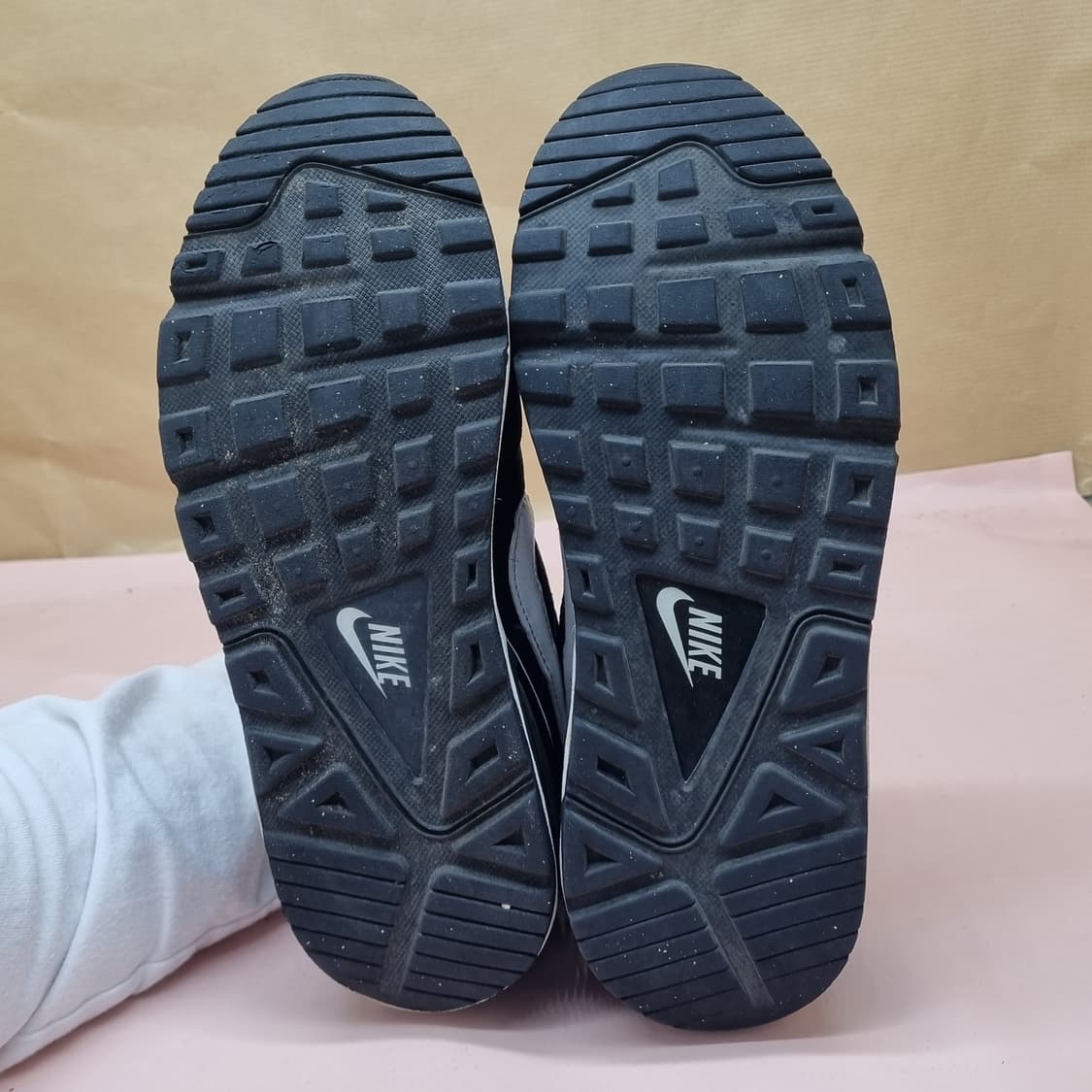 나이키 에어맥스 커맨드 블랙 운동화 230 상품이미지3