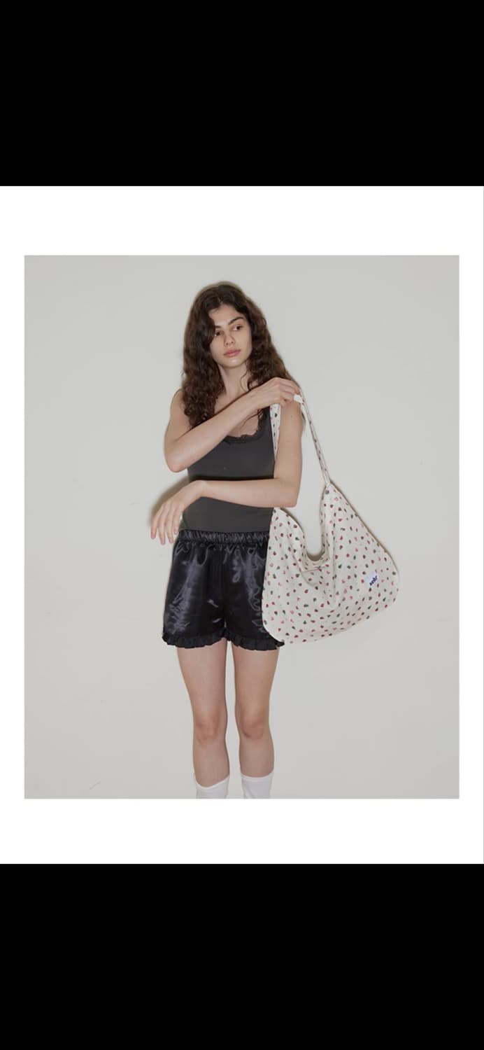 세르 sehr 딸기 패턴 가방 상품이미지2