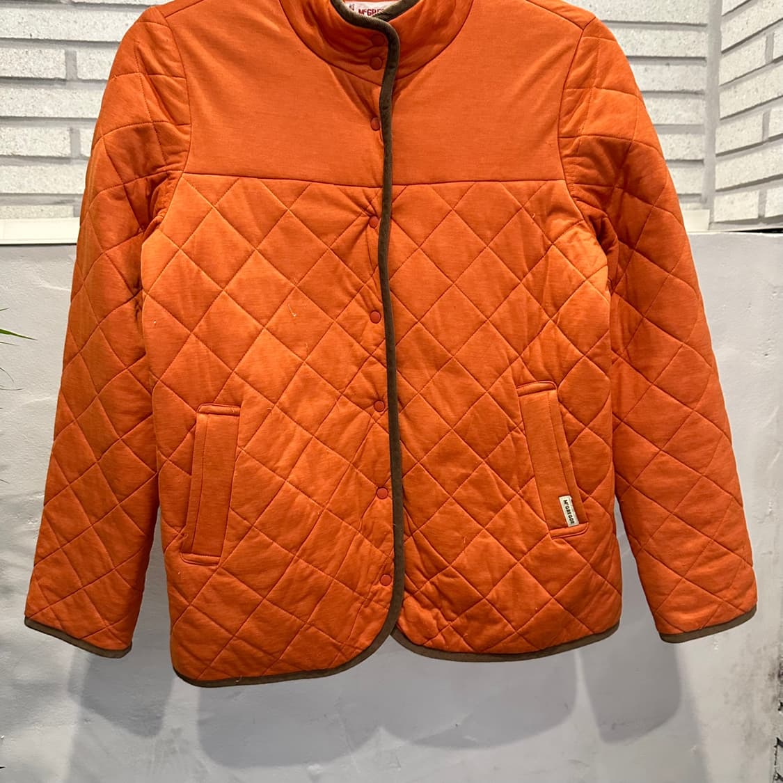 맥그리거 스포츠웨어 퀼팅 자켓 코듀로이 라인 배색 하이넥 디테일 주황 상품이미지4