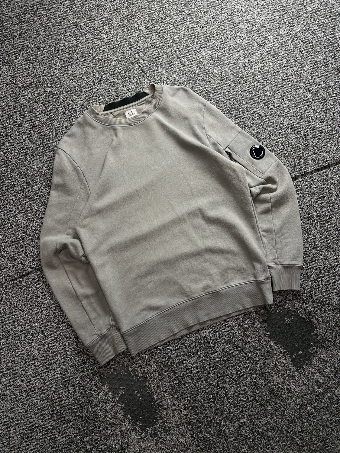 CP 컴퍼니 렌즈 와펜 코튼 스웻 셔츠 3447 상품이미지1