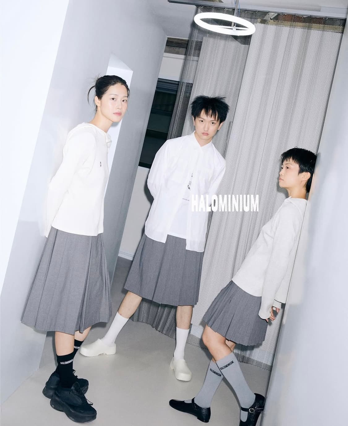 할로미늄 미디 플리츠 랩 스커트 상품이미지3