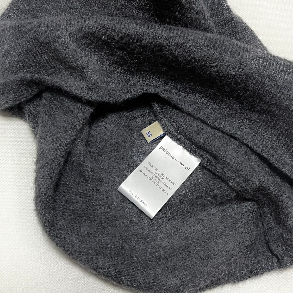 [XS]팔로마울 Aurum 모헤어 비대칭 니트/차콜 상품이미지3