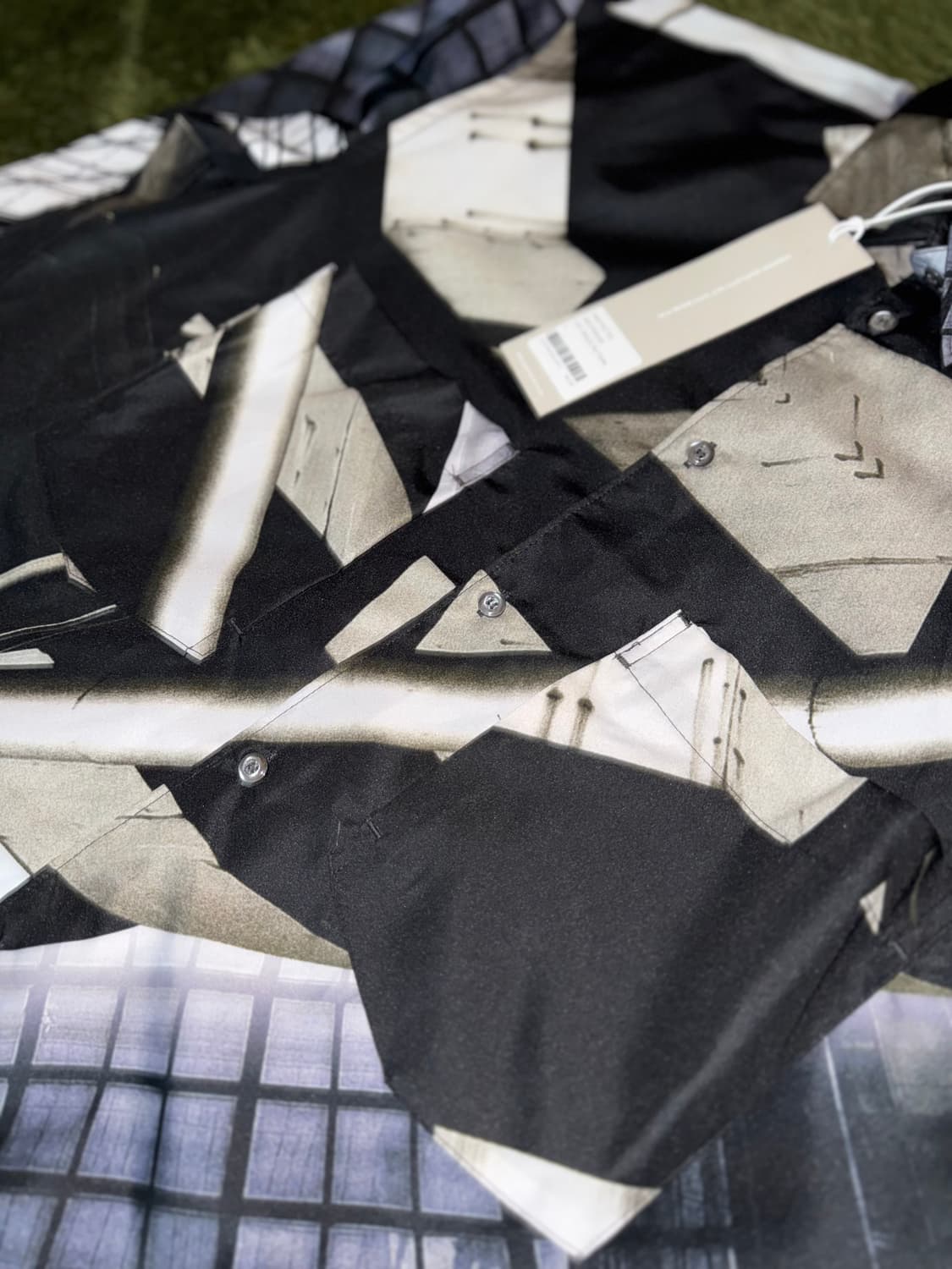 [L] 언어펙티드 21FW 시티 스페이스 그래픽 오버사이즈 셔츠 상품이미지4