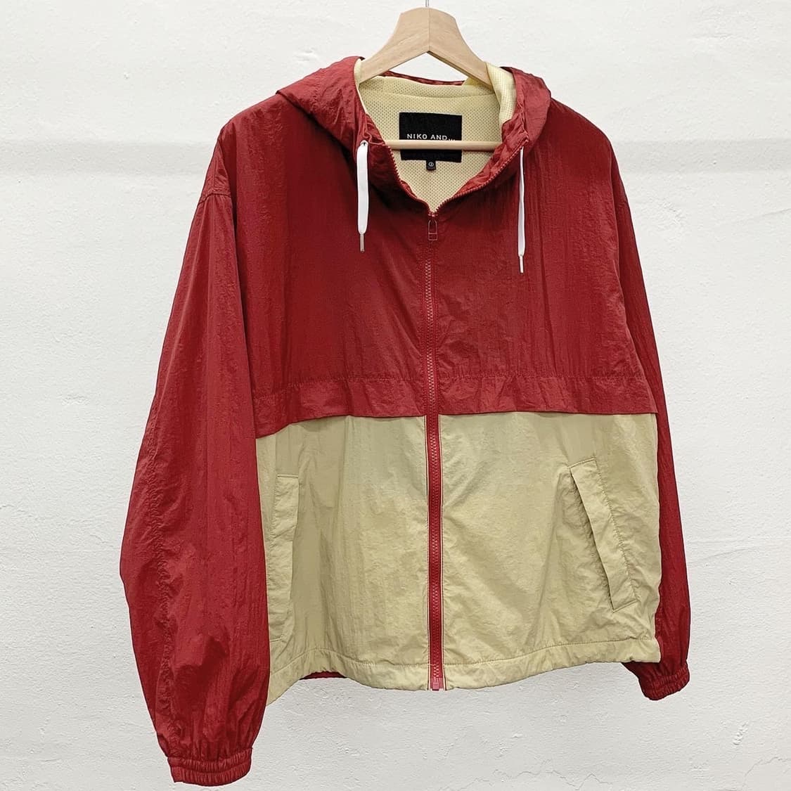 NIKO AND . . . 니코 앤드 레드 나일론 후드 상품이미지1