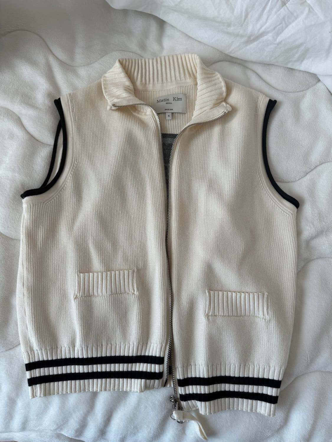 마뗑킴 스펠 포인트 니트 조끼 아이보리 (s) 상품이미지3