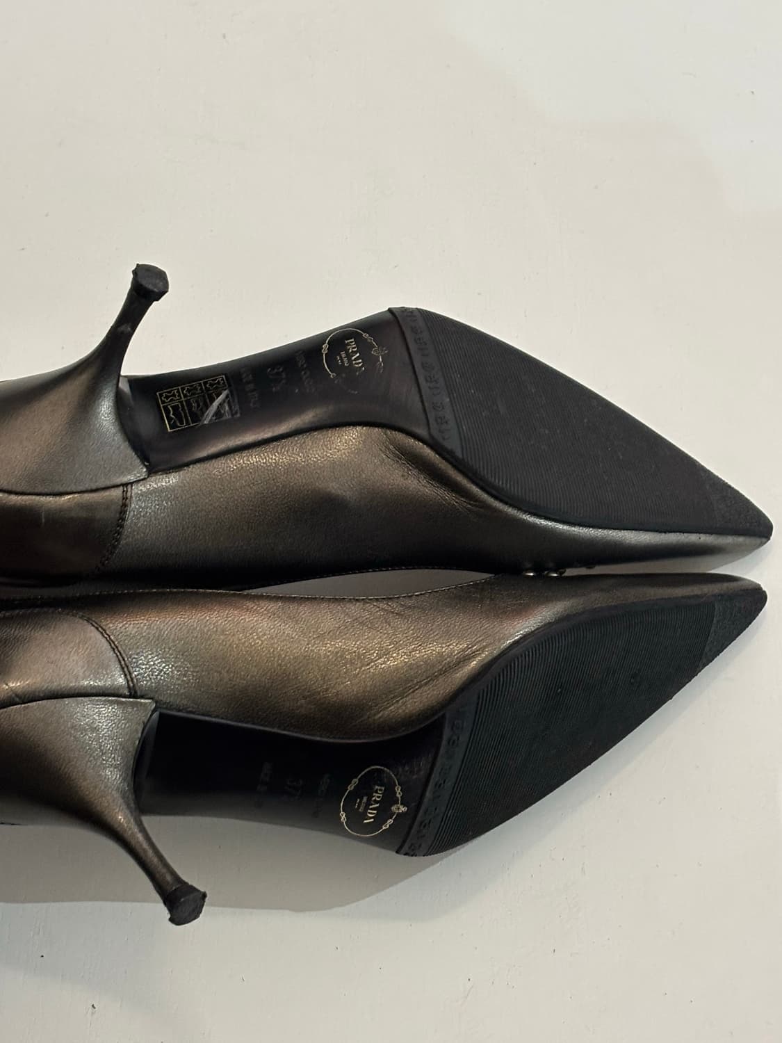 Metallic Buckle Pumps (37½) • PRADA 상품이미지8