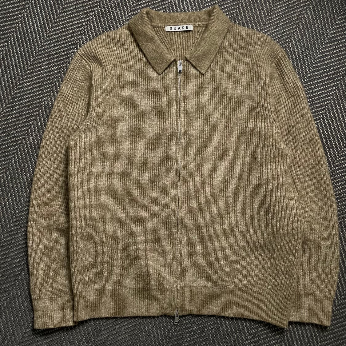 수아레 미니멀 하찌 카라 투웨이 니트 집업 y 4941 상품이미지2