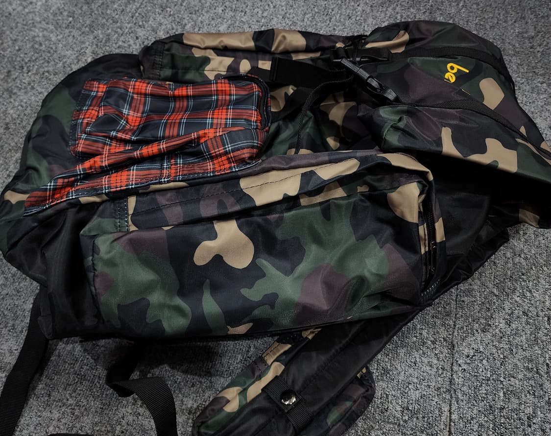 베네통 카모플라쥬 체크 포켓 나일론 백팩 가방 상품이미지4