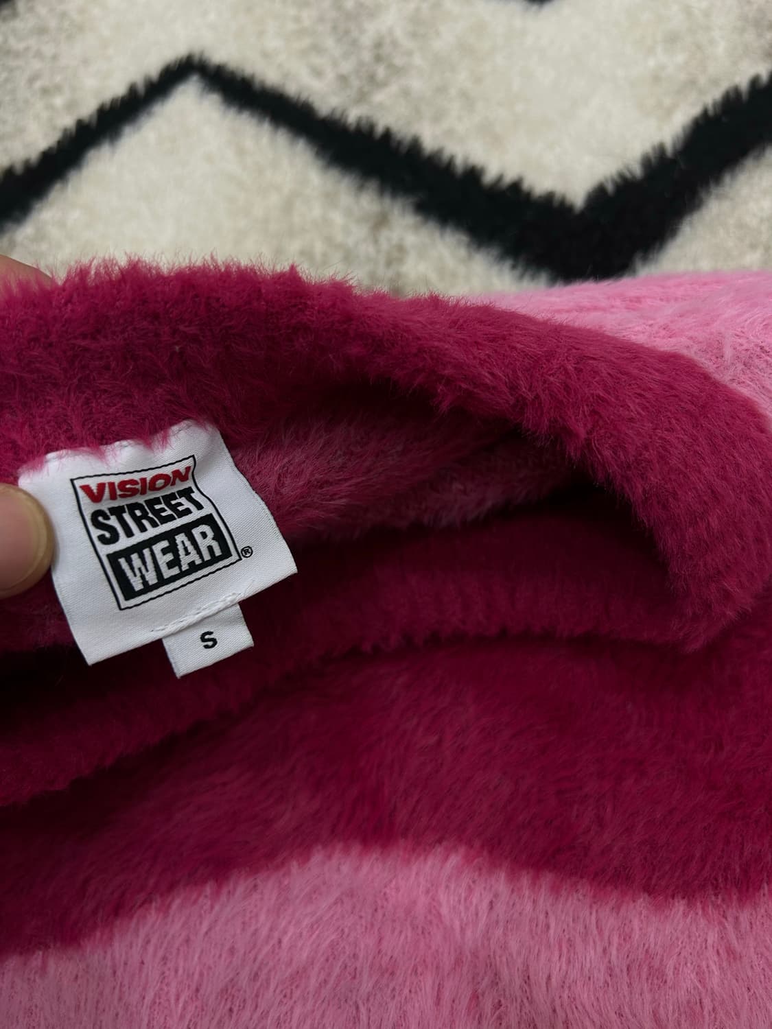 [S]비젼스트릿웨어 스트라이프 핑크 모헤어 오버핏 니트 상품이미지6