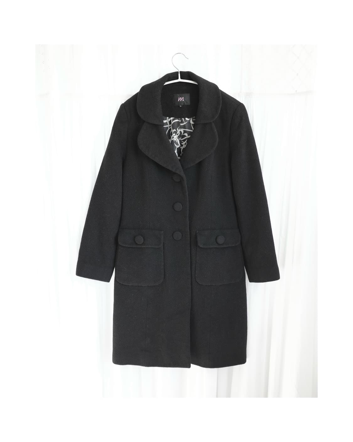 Round black half coat 상품이미지1