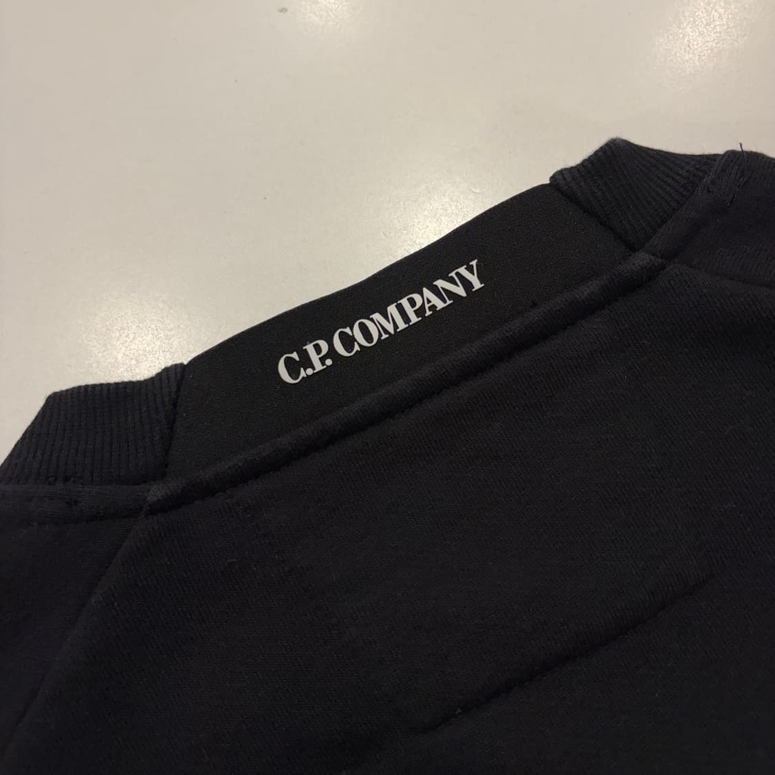 [S] 22ss C.P. 컴퍼니 블랙 맨투맨 티셔츠 C239 상품이미지9