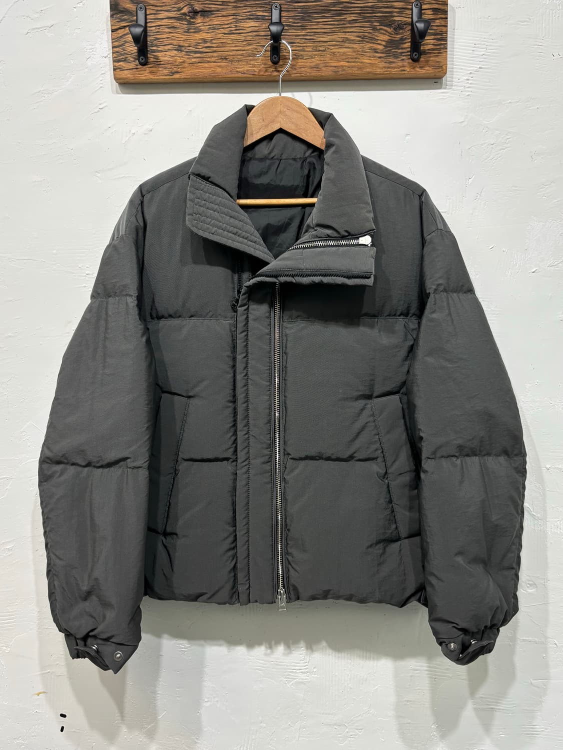 Solid homme 솔리드옴므 딥그레이컬러 구스다운 패딩 상품이미지2