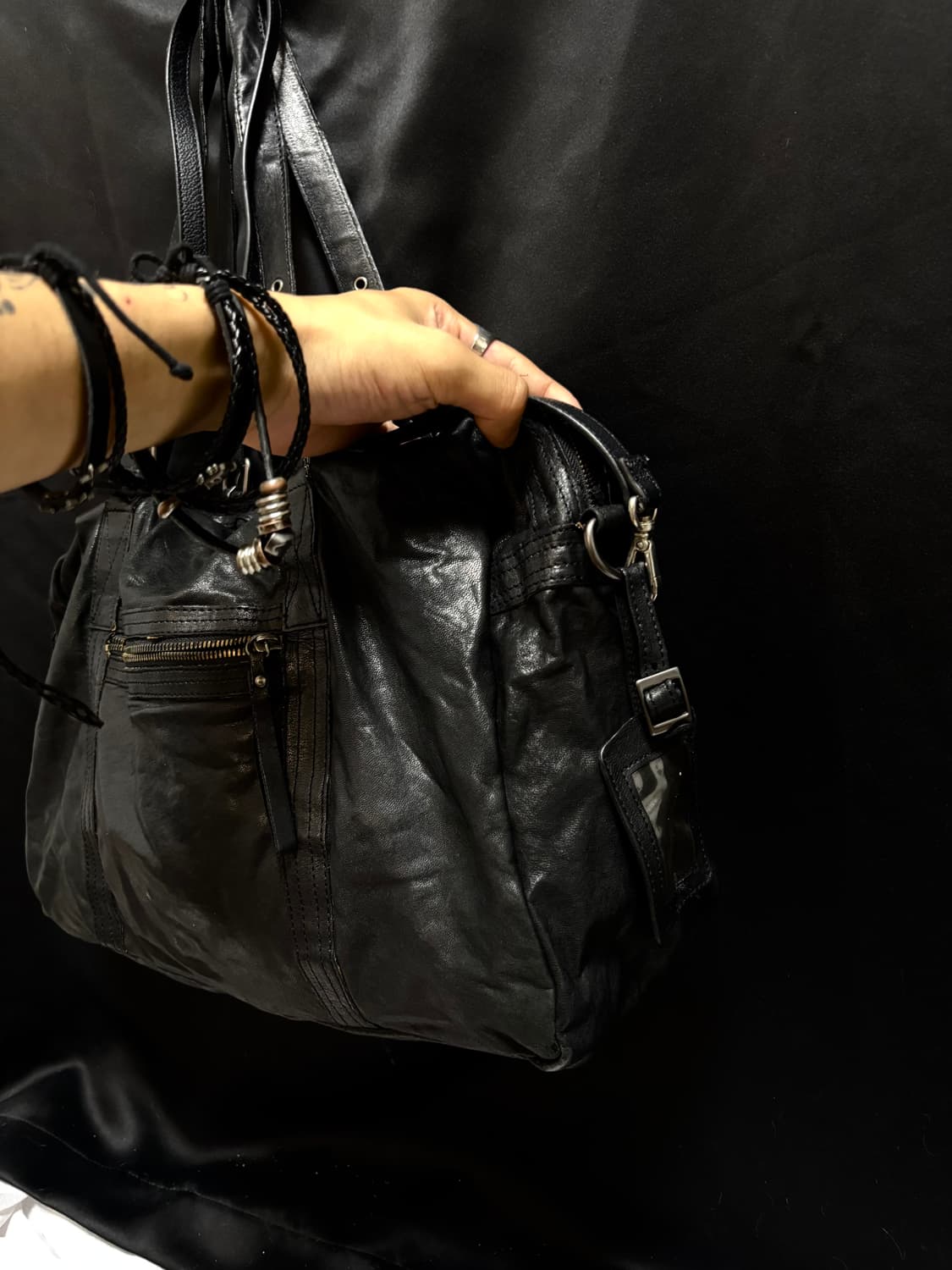 “Unknown” Y2K Black Leather Bag 상품이미지3