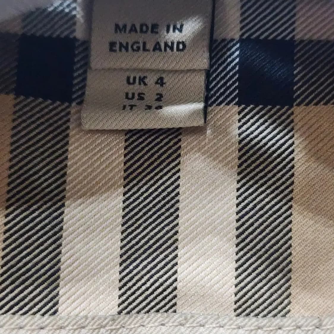 버버리 켄싱턴코트 허니 it36 24.09 백화점 상품이미지9