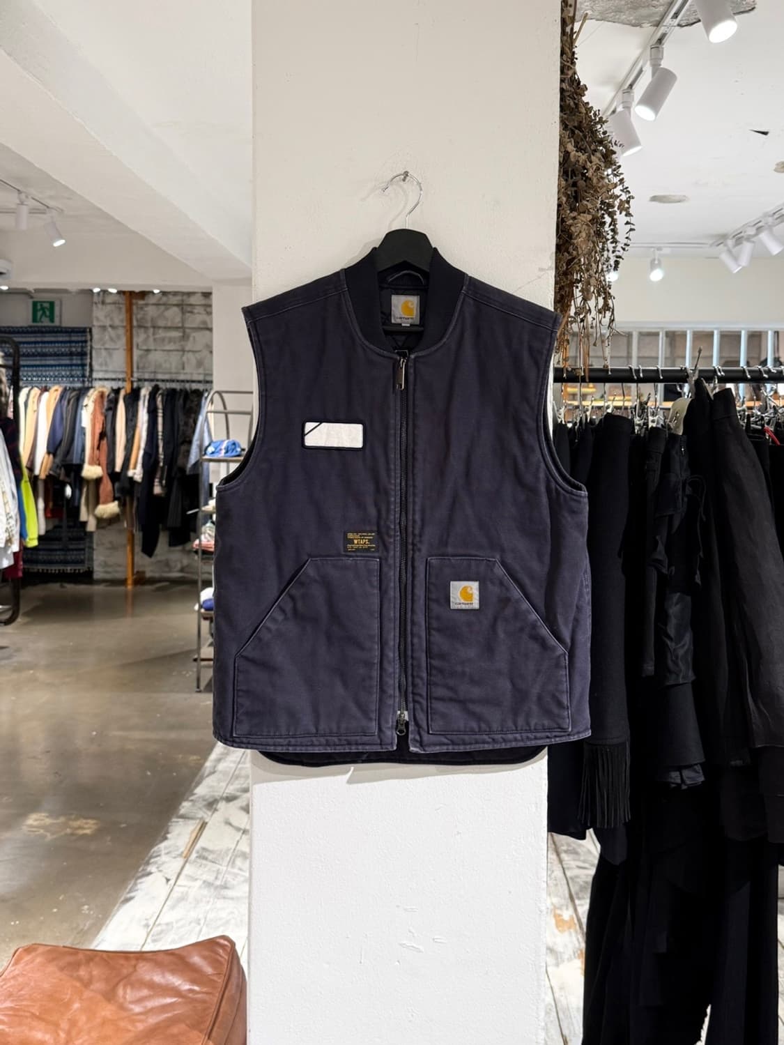 더블탭스 x 칼하트 네이비 워크웨어 베스트 상품이미지1